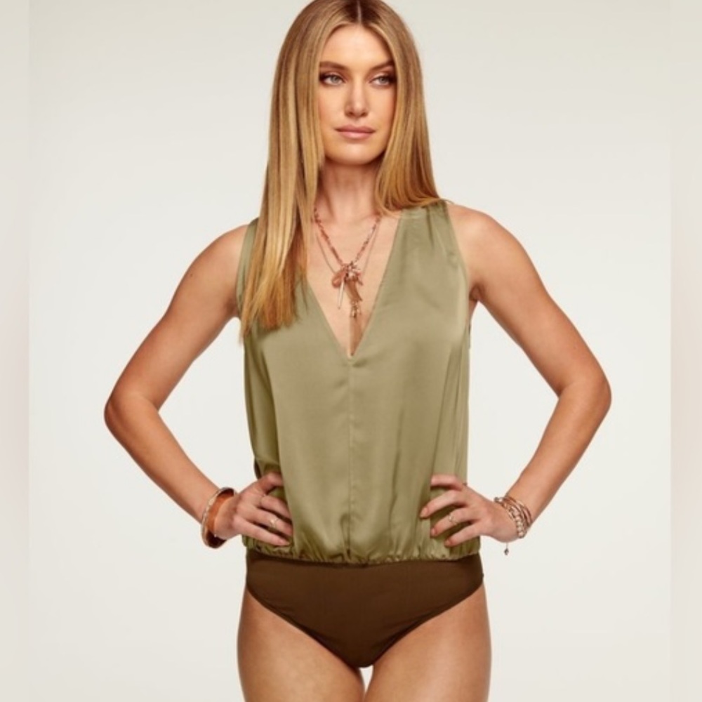 NWT Ramy Brook V neck Jill Bodysuit in clover/olive green size medium